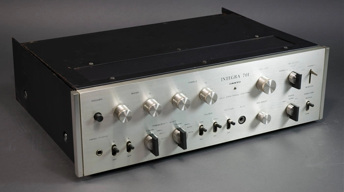Integra 701 Integrated Amplifier